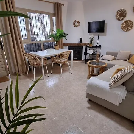 Super Holiday Las Buganvillas Garden And Sea Views Apartment